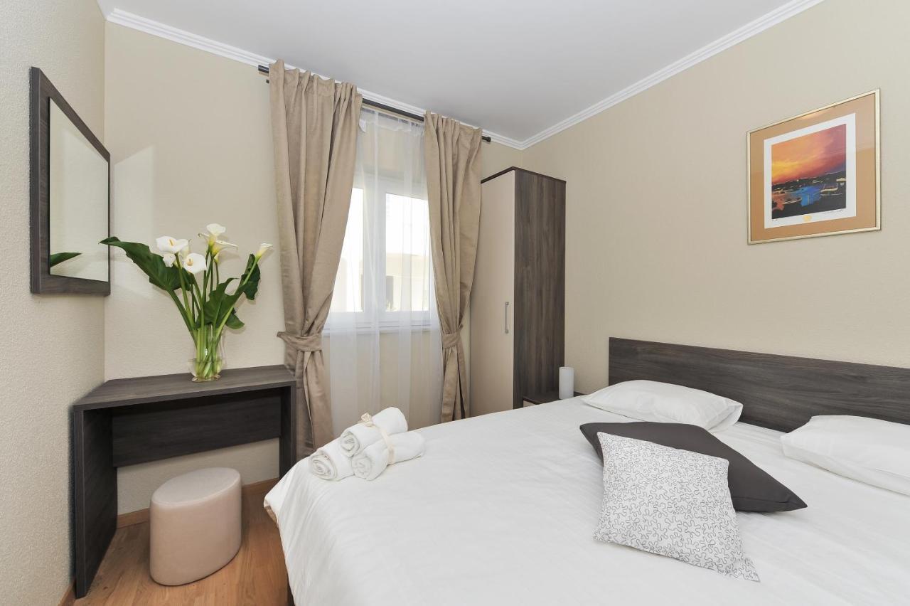 Apartmani Peric 1 Meka Draga Obrovac Extérieur photo