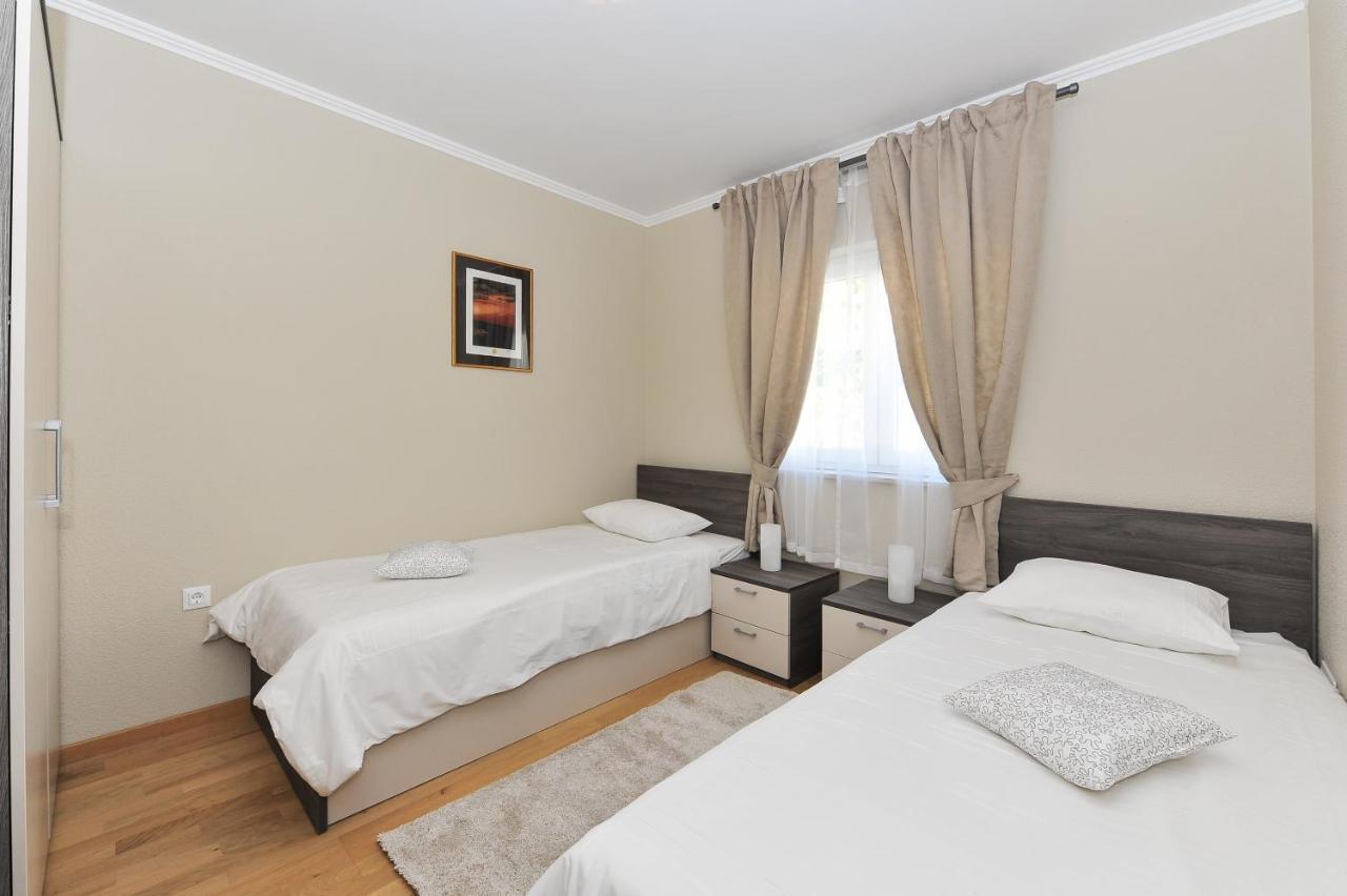 Apartmani Peric 1 Meka Draga Obrovac Extérieur photo